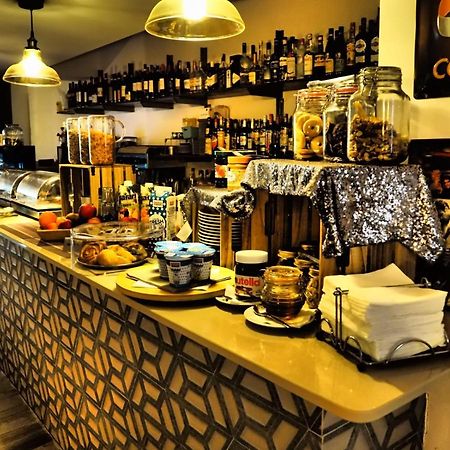 Adelphi Boutique Hotel Rabat Esterno foto