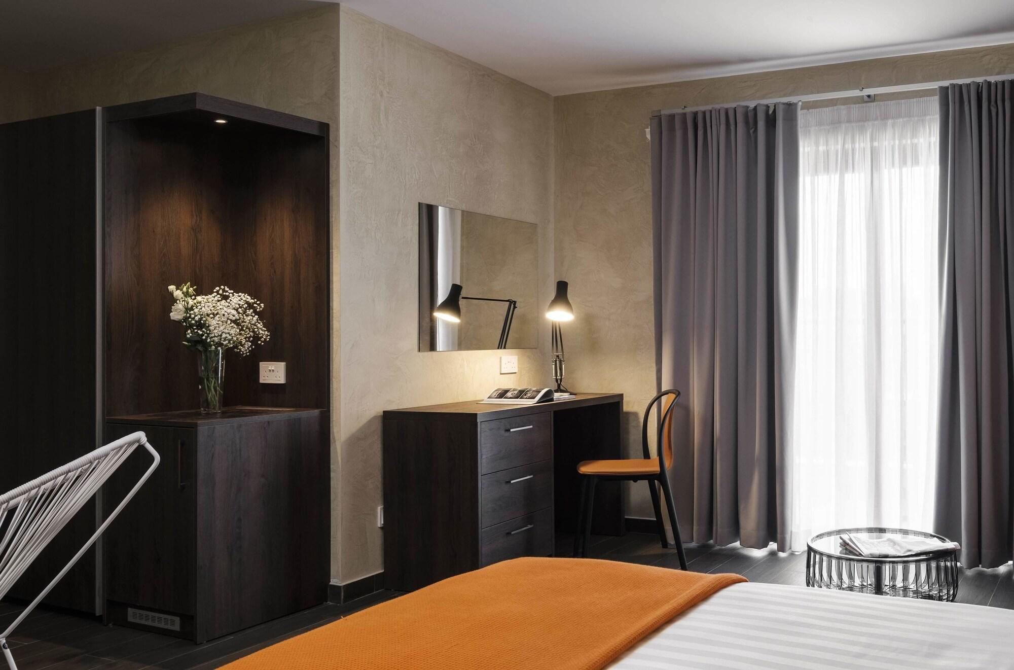 Adelphi Boutique Hotel Rabat Esterno foto