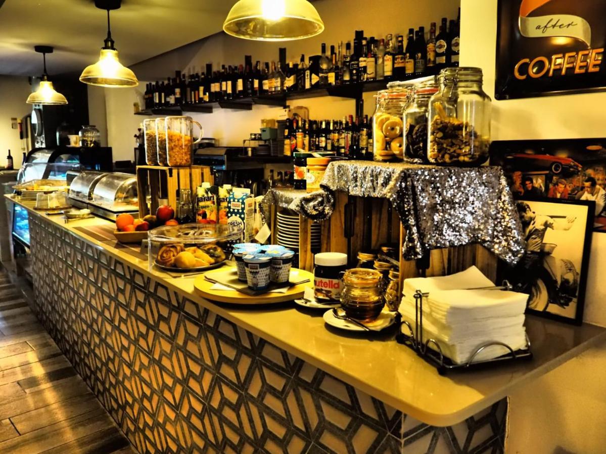 Adelphi Boutique Hotel Rabat Esterno foto
