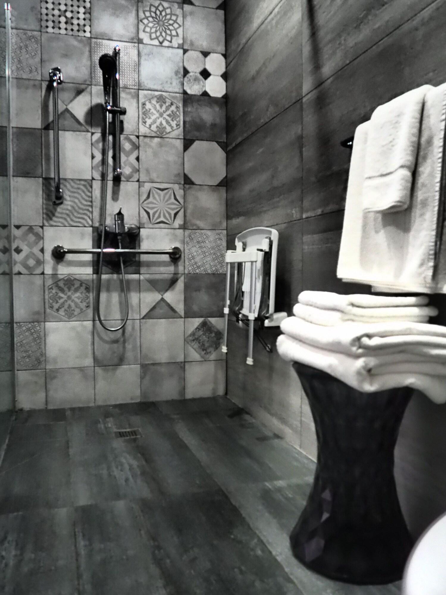 Adelphi Boutique Hotel Rabat Esterno foto