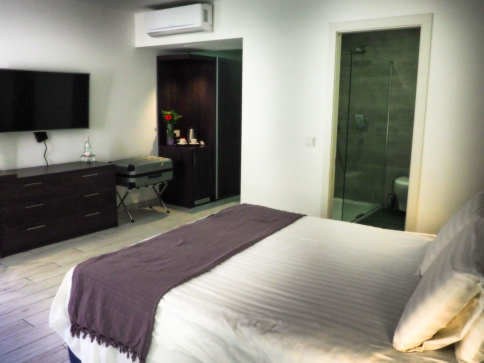 Adelphi Boutique Hotel Rabat Esterno foto